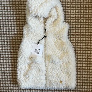 Deux par Deux Girls Faux Fur Vest with Hood – Size 4/5, NWT
